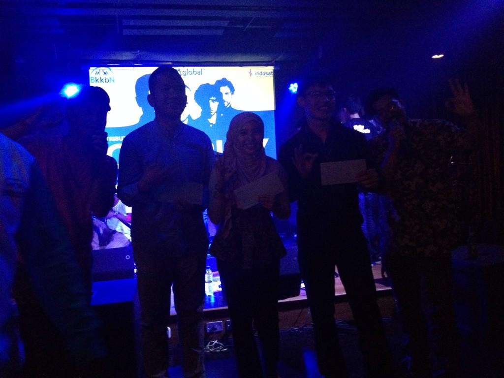884GlobalRadio's tweet photo. Congrats buat yg dptin Doorprize Voucher menginap, #tributecoldplay thx BKKBN & @IndosatJbotabek yg mensponsori ;) http://t.co/EDisMwXqPE