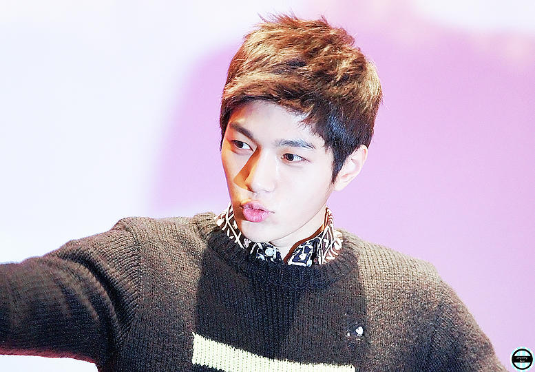 Lphoto_bot's tweet photo. 141205 신촌 팬싸인회 http://t.co/Ke82LmqIf2 http://t.co/zSdjGA9VmO http://t.co/JdsYMFgpdc http://t.co/SWn6P04ivr