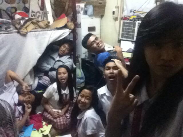 batchseven's tweet photo. Atm making nstp christmas party decorations ๐ #teamdeeper http://t.co/ImXohLspoP
