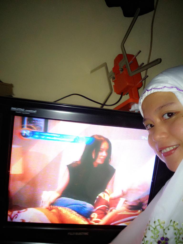 NissaZafirah's tweet image. #netmiliuner2 so sweet deh angel minta mas adi suruh dirinya sendiri, jadi terharu sekali. @netmediatama  clue nya N