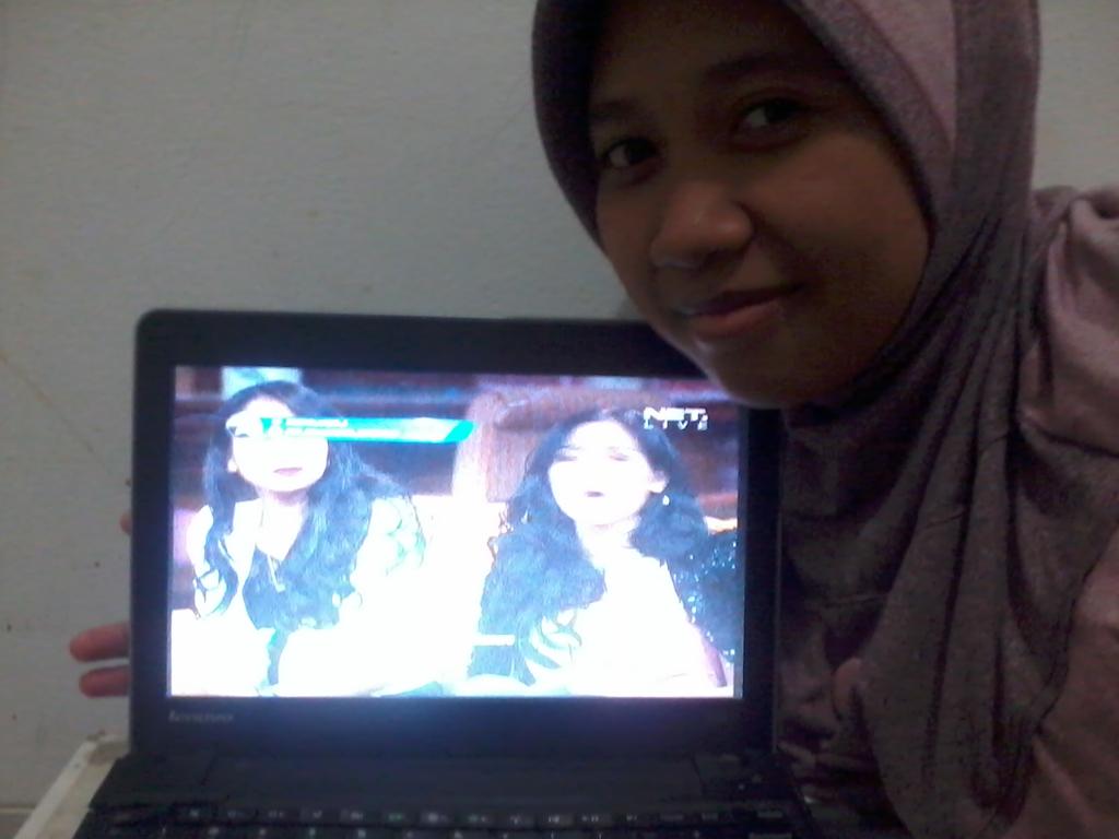 eLyLia's tweet photo. @netmediatama nonton para bintang tamu ngerjain host @Ini_Talkshow joget Teh bohai #NETMILIUNER_3 clue A http://t.co/Dlc0N544Pb