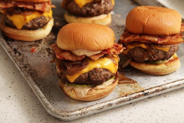 The Ultimate Bacon Cheeseburgers
*Tag A Friend*