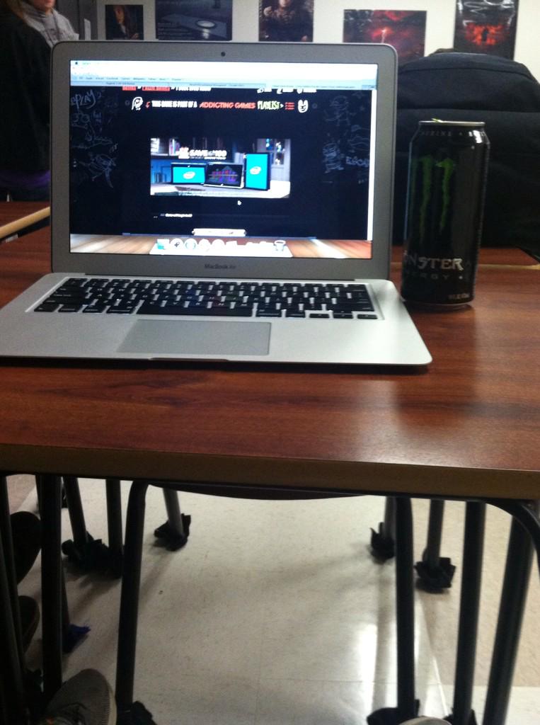 TypicalCheerBro's tweet image. My life in a picture. Pretending to work while playing computer games.