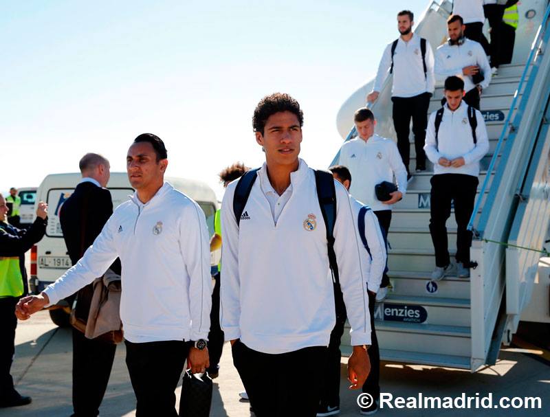 raphaelvarane's tweet photo. Match ce soir à 20:45 ! #TeamVarane
Arrivée de l’équipe à Almeria ! ¡El equipo ya está en Almería! http://t.co/vP5UVpjRCW