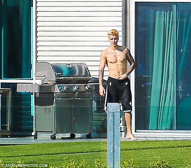 Bieber Mania Brasil tweet media
