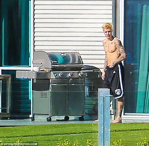 Bieber Mania Brasil tweet media