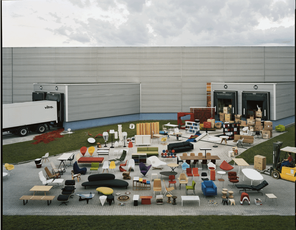 ZnorMagazine's tweet photo. Tip voor wie morgen vroeg wil opstaan én snel is: Vitra-stockverkoop, Woluwelaan 137 in Diegem, van 9 tot 15 uur. http://t.co/liMqvExT30