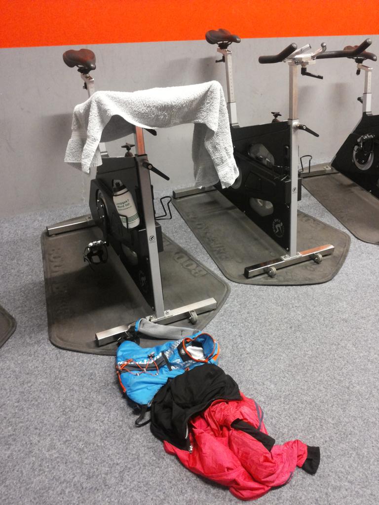 Meisje_Sanne's tweet image. @loopmaatjes Koppeltraining done! 2km lopen, 45min spinnen, 4km regendans #tryatleet