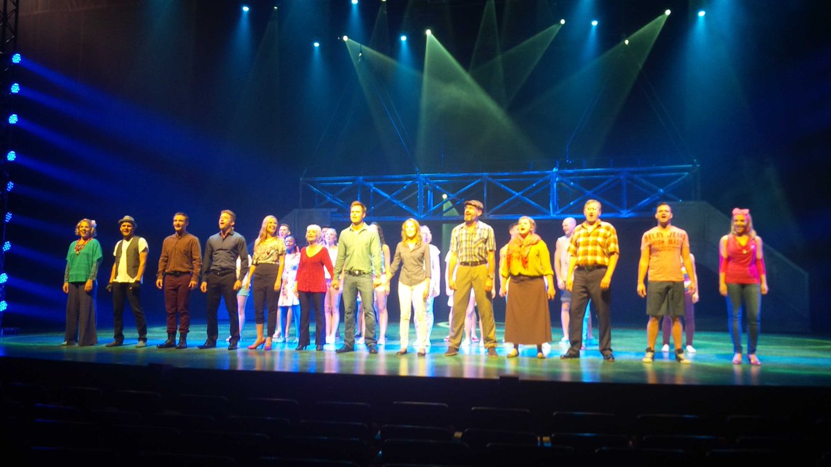 Liefling! Die tyd het aangebreek.. <a href="/bobbyvjaarsveld/">BOBBY VAN JAARSVELD</a> @LIEFLINGx <a href="/LizaBron/">Liza Bronner</a> <a href="/NadiaBeukes/">Nadia Beukes</a> <a href="/Dolla_pop/">Doreen * Coetzee</a> @