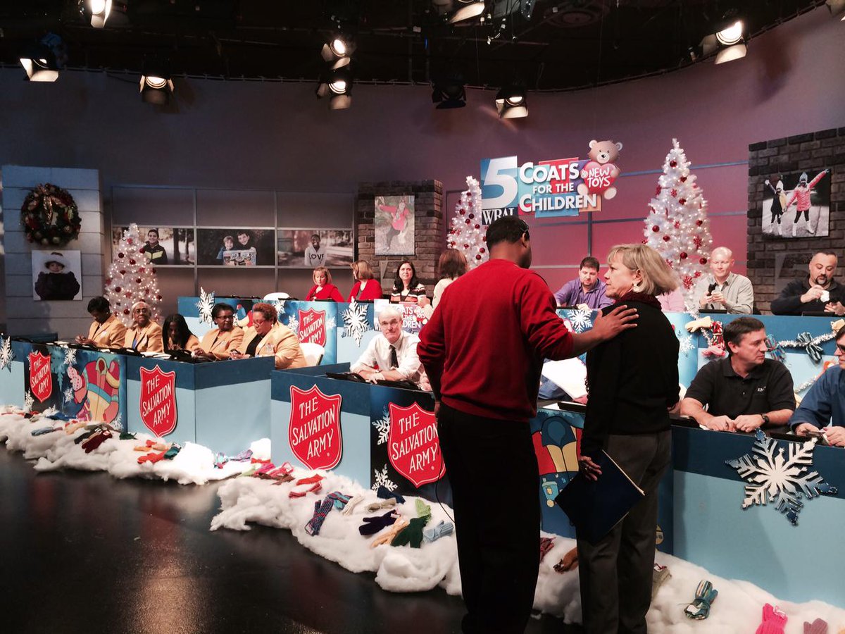 WRAL's tweet photo. New batch of volunteers have arrived for #WRALCoats @sigmagammarho @EMCcorp are waiting for phones to ring!  #wral http://t.co/XbNvVUX9ET