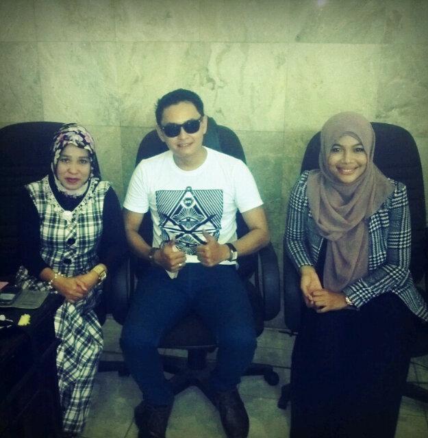 RT"<a href="/SahabatPENNA/">Band PENNA officiaL</a>: <a href="/RendyPenna/">RENDY PENNA</a> jadi dewan juri di acara Top model Kalender kota Lubuk Linggau SUMSEL "