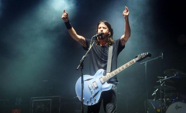 ExpressionsByDK's tweet photo. WIN 2 TICKETS TO @foofighters simply follow us and RT this to enter http://t.co/lKFkKkrvdq