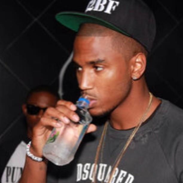 Live2BeFree_'s tweet photo. Spotted @TreySongz Wearing The #L2BF SnapBack!! http://t.co/14e9hoimn5