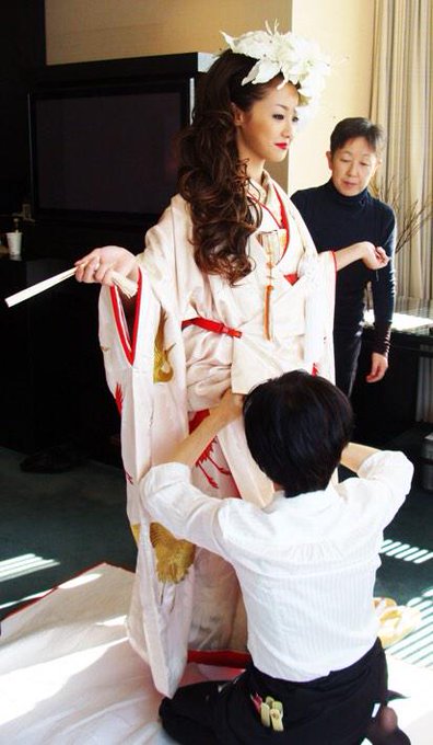 沢尻エリカの結婚式の髪型や髪飾りに憧れの声 場所はどの神社