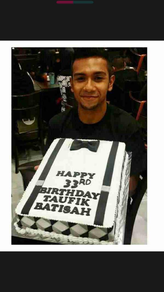 Happy birthday taufik batisah !!!     