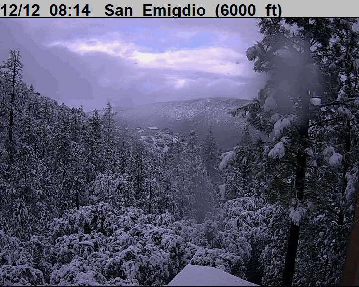 #Snowy side of the #MonsterStorm RT<a href="/nwslosangeles/">NWS Los Angeles</a>: #Snow has fallen on San Emigdio (6000ft). Cam near Pine Mtn Club.
