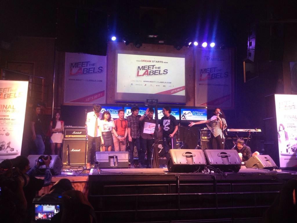 alhamdulillah :)RT Jeng jeng jeng! Pilihan <a href="/alfa_records/">alfarecords</a> jatoh ke <a href="/JADO_official/">JADO</a> ! Selamaaaat!