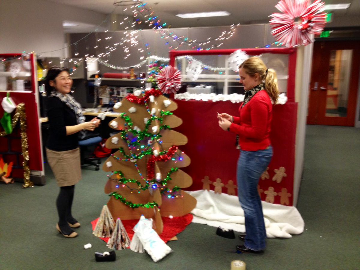 tj_moyer's tweet photo. Decorating, karaoke, &amp; hanging with friends: Vanessa, Saori, Emily, Libby, Lauren, Heather &amp; Amy. #ccpholiday2014 http://t.co/iEGIdM49E8