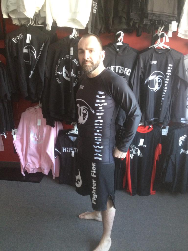 fightergear's tweet image. Check out this  #rashguard 4 #rolling #bjj  we giving it away for #free when we hit 400 followers on our instrgram!!!