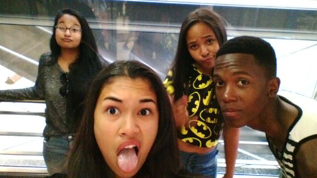 Caylin_Onrust's tweet photo. @kyleigh_smiley_  , @malikahsha_ #funtimes http://t.co/3mL9YqznU4