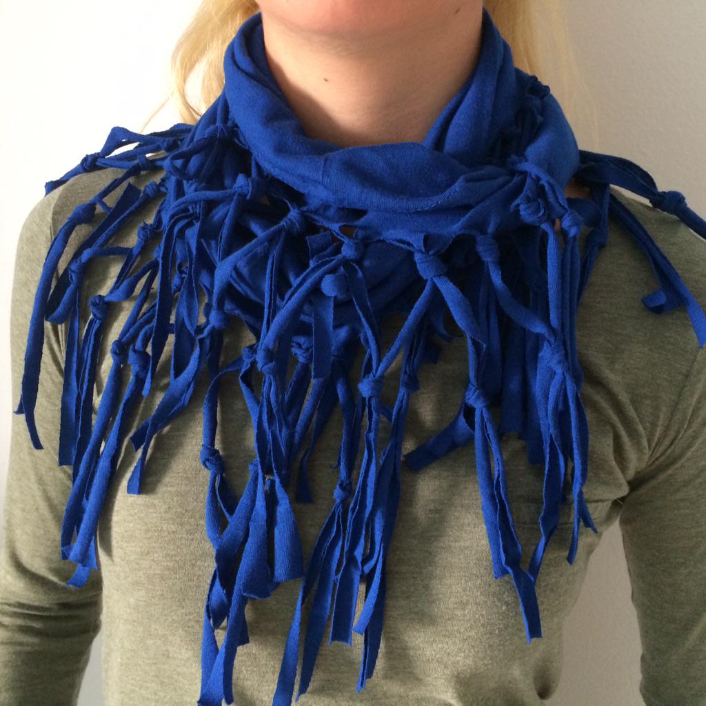 Lazarcomplement's tweet photo. Cuellos de flecos. Oferta de lanzamiento 5€ Precio real:7€ http://t.co/4VpNwbxNTc