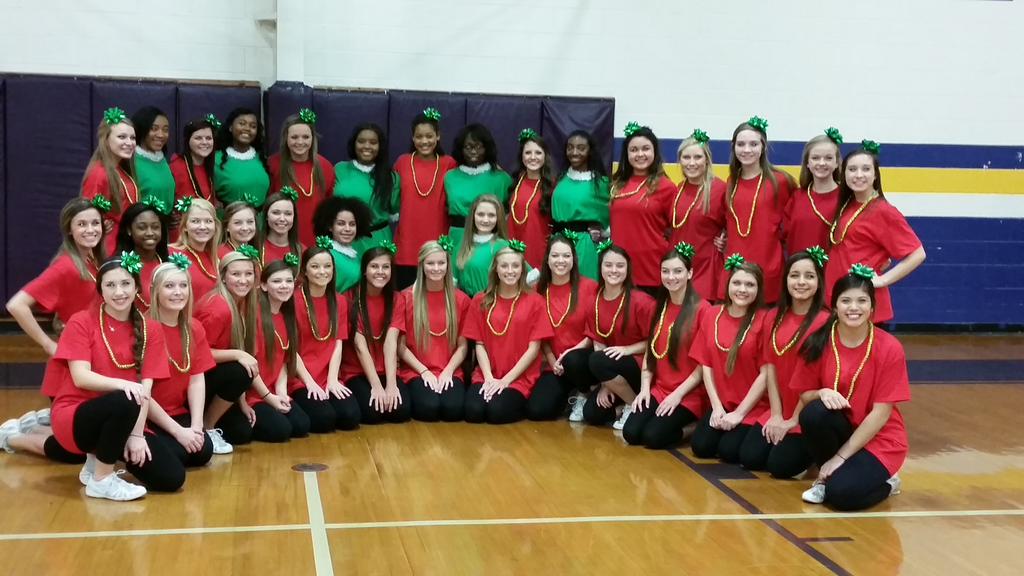 Tinamflowers's tweet photo. Great dance performance today by  Daphne's Dance and Cheer Teams. @Daphnecheer #TrojanNation🏀 http://t.co/X2wSHmspEG