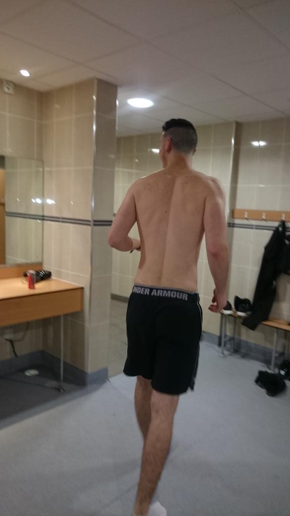 Just walked into gym changing rooms to see <a href="/Geeeham95/">Graham</a> flexing in the mirror! #Machine
