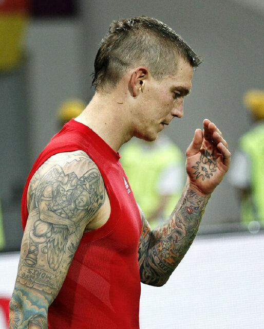  Happy birthday Daniel Agger! Miss you play in Anfield.  