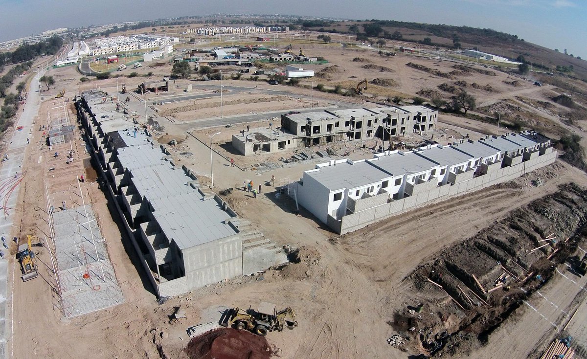 Formwork's tweet photo. 1500 unit #housing project in #Mexico
#Aluminumformwork #Encofrados #Formaletas #Cimbras #ConcreteForms #Wallties http://t.co/ncrg8YVB7A