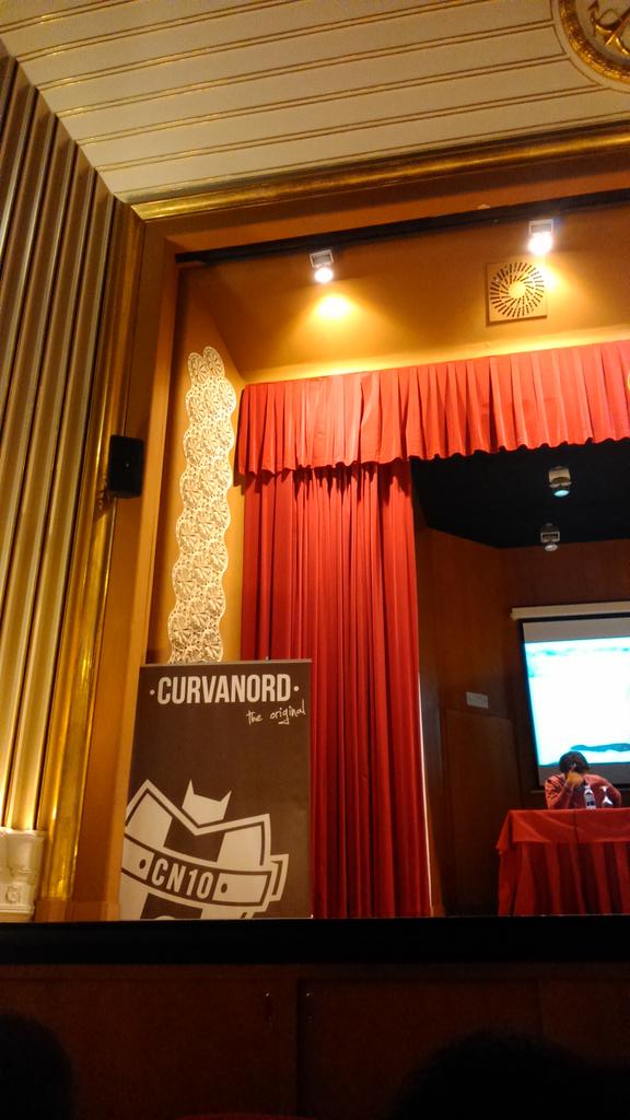 Donde esta el <a href="/valenciacf/">Valencia CF</a> en la presentación de @CN10_VCF ??? #presentacióncn10