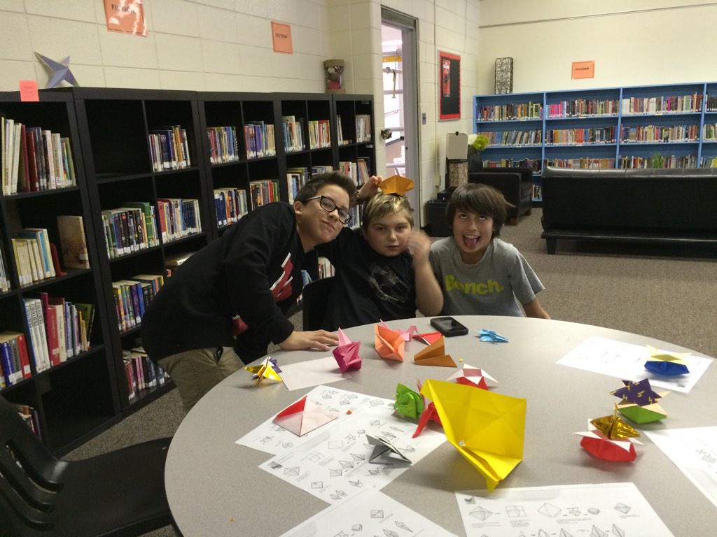 A_kawaca's tweet photo. Origami- working hard  #stmarktransform http://t.co/oUkAXb8r8W