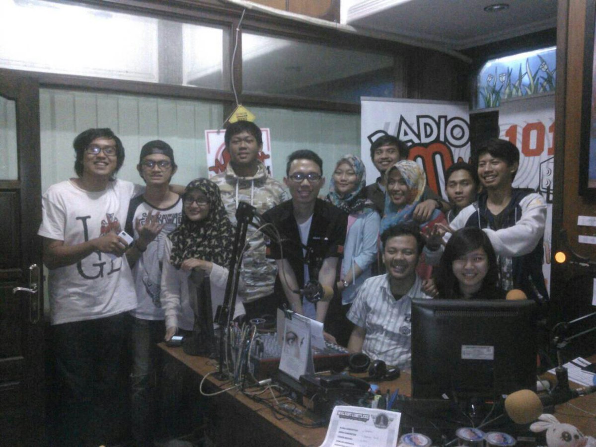 mfgical's tweet photo. @HIMAKASImalang berterimakasih bgt udah ngundang kita ke #MLGLIMITLESS, undang lagi :))) @1013mfmradio Sukses!!! http://t.co/m5ZEq4w9f9