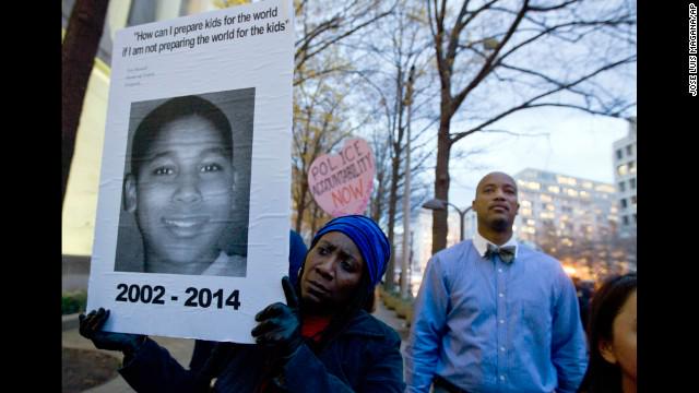 cnnbrk's tweet image. Cleveland police's fatal shooting of 12-year-old Tamir Rice ruled a homicide.   cnn.it/12DhffW