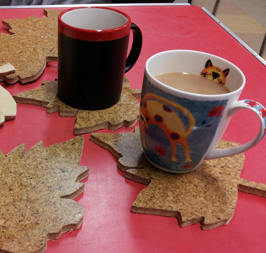 Hot #cuppa , with leaf coasters by Robby :) It's more #autumnal than #wintery <a href="/MiSTiverton/">Men in Sheds</a> :) Aah...#lovely #tea