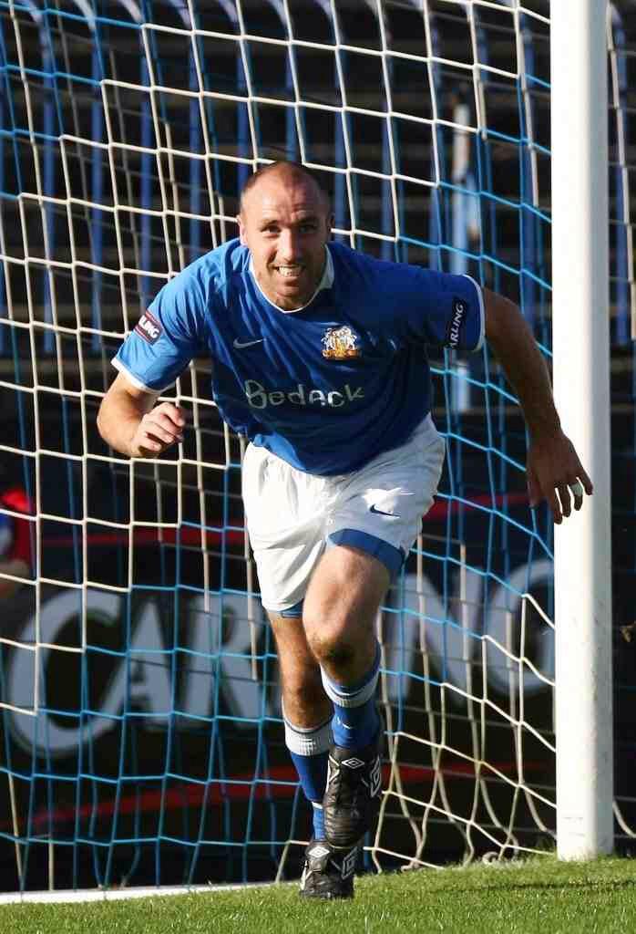 Glenavon_FC's tweet photo. This Legend will be attending tomorrow's 125th Anniversary book launch. #ohtonygrant http://t.co/tnPc12mL1M