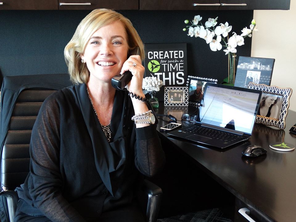 ItWorksGlobal's tweet image. Upgrade to Premium Seating at #LIMELITE15 and YOU could be selected for a 30 minute training call with @ItWorksPam!