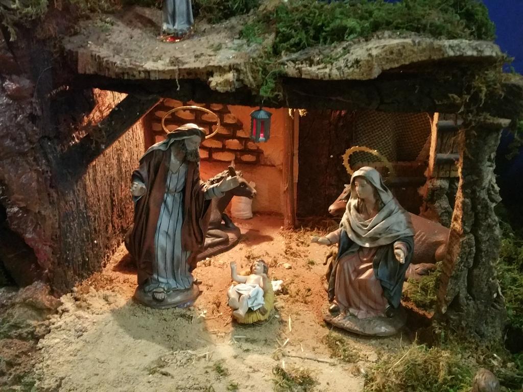 BenifaioCOMUNIC's tweet photo. Gran Betlem amb imatges en moviment en #Benifaió. Clavaris Divina Aurora. http://t.co/oEi2VbxoY5