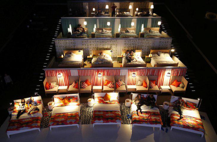MiguelMorenatti's tweet photo. Esto es un cine, está en Moscú y es una pasada!
Sergei Karpukhin/Reuters http://t.co/T8rP3R0d71