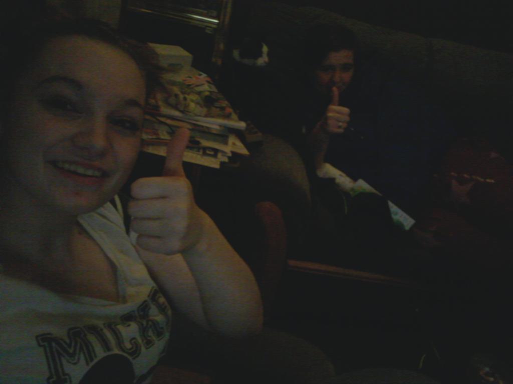 Naomi078's tweet photo. Zo kijk ik deze vrijdagavond naar slamtv #slamtv http://t.co/mLQC9Z0QtI