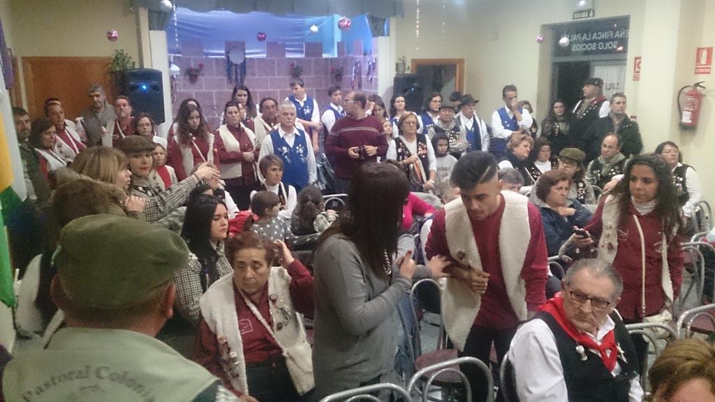 EvaSanchezTeba's tweet photo. Presentando las Pastorales de @fincalapalma 
@EvaSanchezTeba @FMPLaAlcazaba  @miguel_seron http://t.co/oo2vhrATXN"