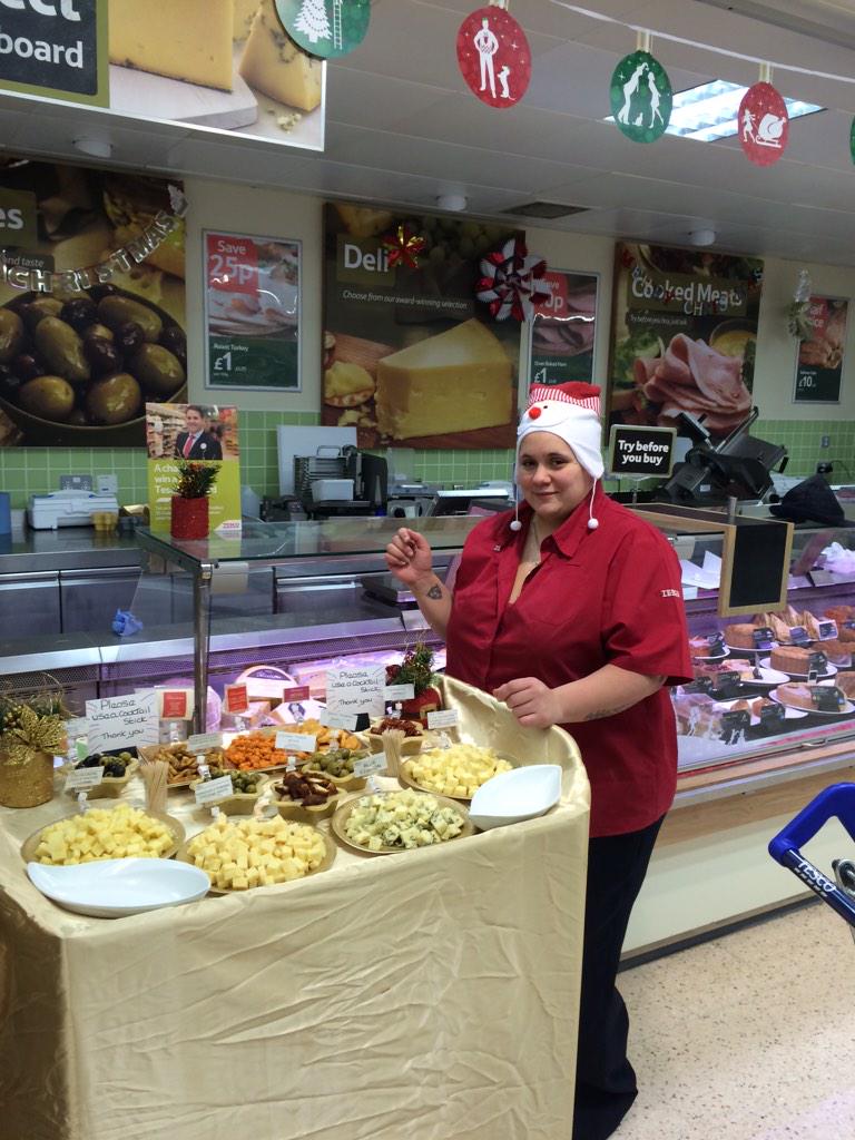Jay showing off our amazing selection of taster on the counters!! :) <a href="/TescoEdWay_2639/">Tesco Harlow 2639</a> <a href="/CjdmanT/">Chris Turner</a> <a href="/tescoabbey/">Lee coveney</a>