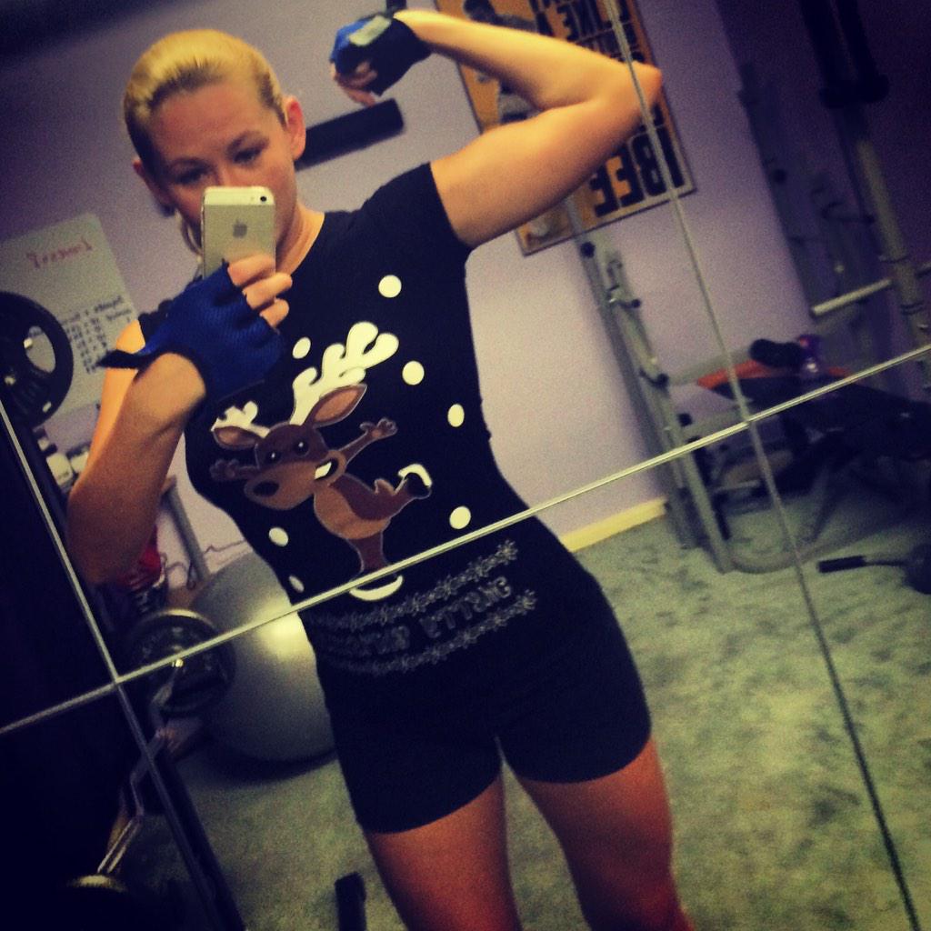 ania0307's tweet photo. #flexfriday #doyouevenlift http://t.co/f7PW4oOesd
