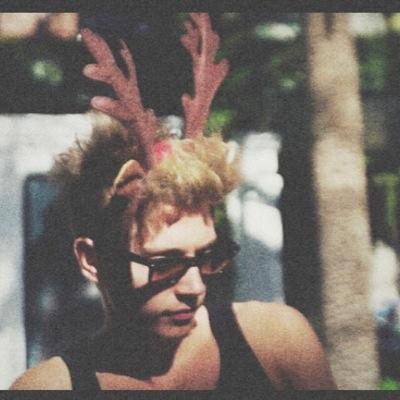 //HIS AVI IS ADORKABLE! AHHHHHHHH!