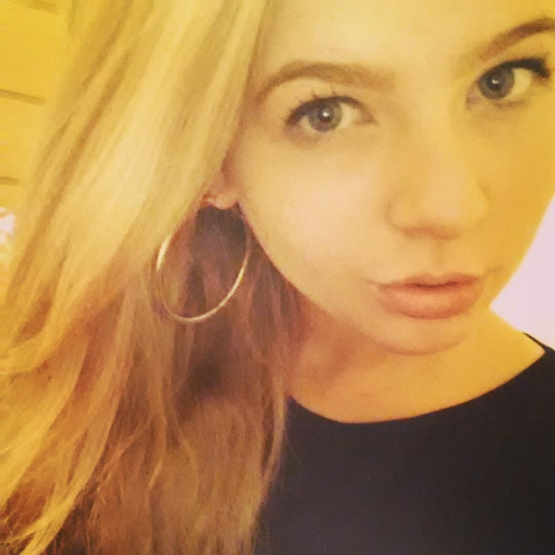 bexhawley1's tweet photo. So so happy with my hd brows . Thankyou @iBrowsEtc everyone in London this is the place to go http://t.co/m8r8cokqJv