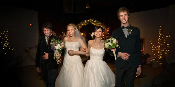 GatheringGuide's tweet image. How to Plan a Double Wedding: weddings.gatheringguide.com/ac/wedding-pla… #wedding #weddingplanning #weddingideas #doubledate