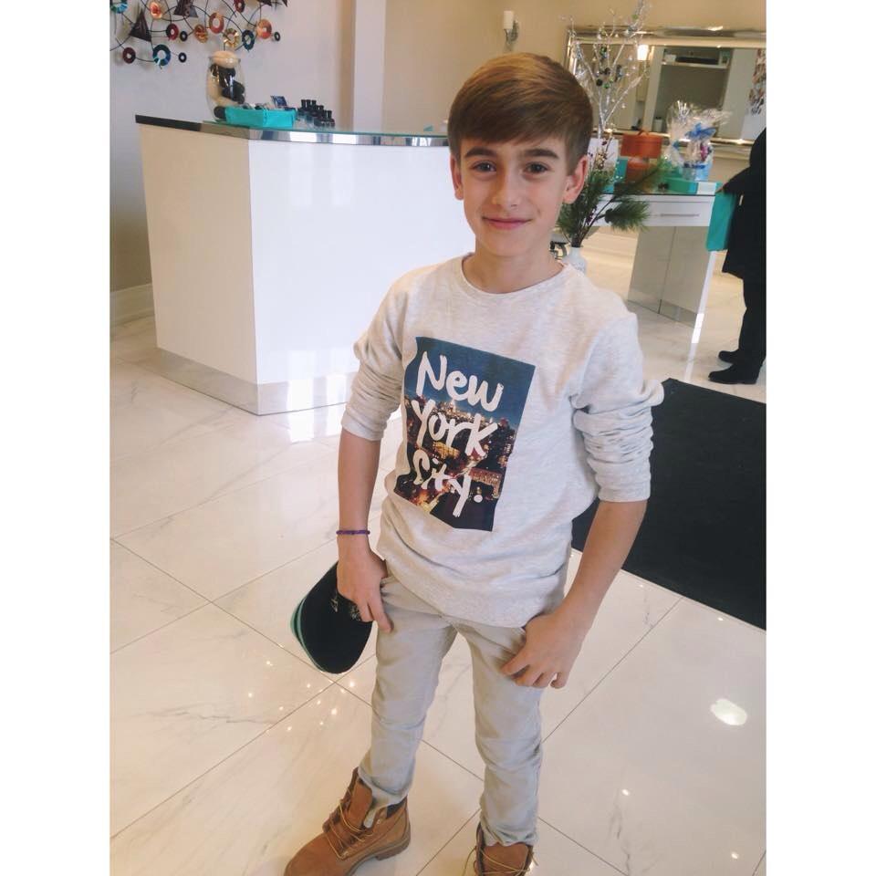 JohnnyOTheBest1's tweet photo. new cutting Johnny you're really the perfect look great and beautiful you. 👌👌👌👌👌👌✂️✂️✂️❤️❤️😘❤️❤️@JohnnyOSings http://t.co/aNop46YE8U