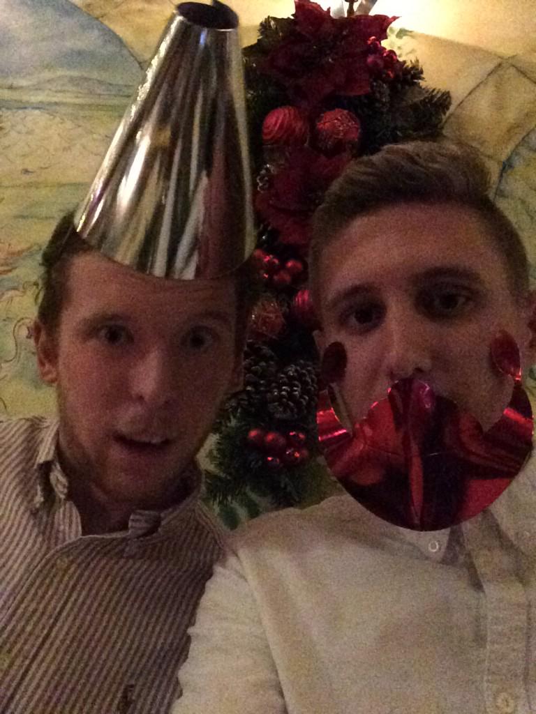 tremberz88's tweet photo. Getting Christmassy with this geezaaa @JamiePendrill_ 🎅🎅 http://t.co/pYmhDn6X9g