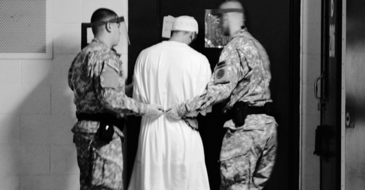 Upworthy's tweet photo. My Country 'Tis of WTF: 528 pages of the CIA #TortureReport summed up in 10 tweets. http://t.co/BKXAWMabVS http://t.co/cYll9yCRMK