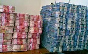 Kalo kalian punya uang sebanyak ini , apa yg akan kalian lakukan? :-D