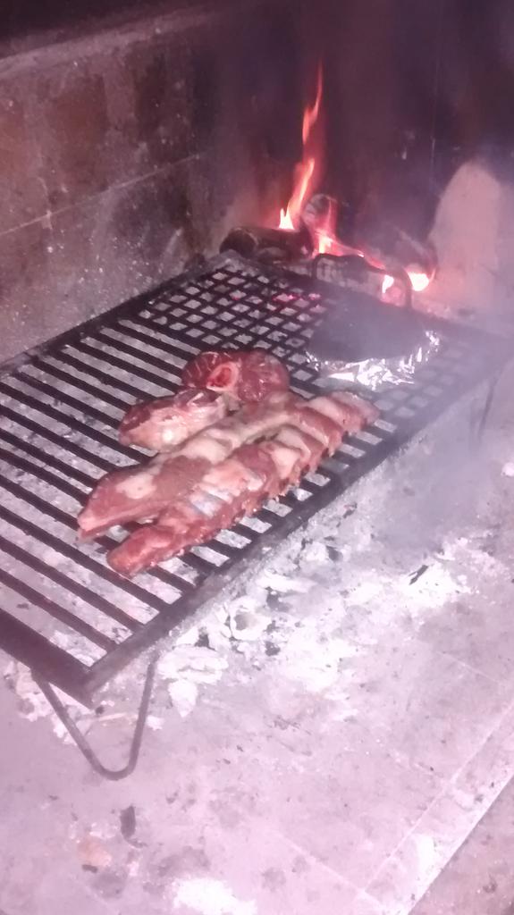conrado_teje's tweet photo. #elclasicodelosviernes con @ValeNocelli @SerenaFlorencia a pesar de las faltas @benjamintejerina y @DFabriFernandez http://t.co/LUtEfZXuzb
